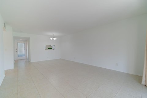 Copropriété à vendre à Royal Palm Beach, Floride: 2 chambres, 97.36 m2 № 1065491 - photo 26