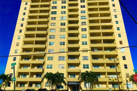 Condo in Fort Lauderdale, Florida, 1 bedroom  № 1230274 - photo 2