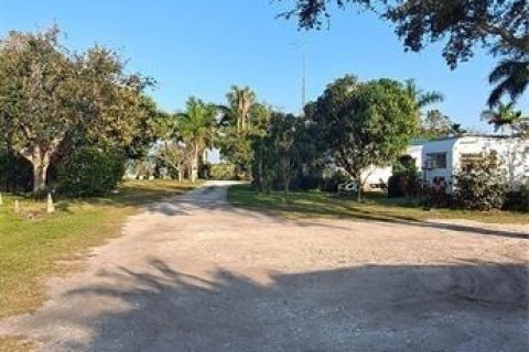Immobilier commercial à vendre à Okeechobee, Floride № 1029514 - photo 3