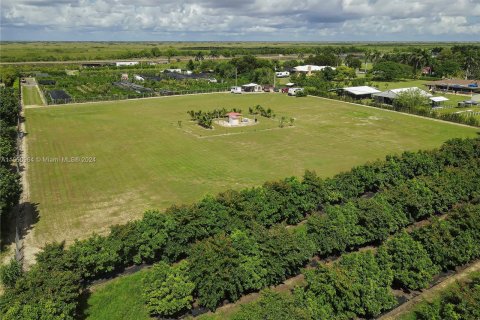 Купить земельный участок в Хомстед, Флорида № 1068471 - фото 18
