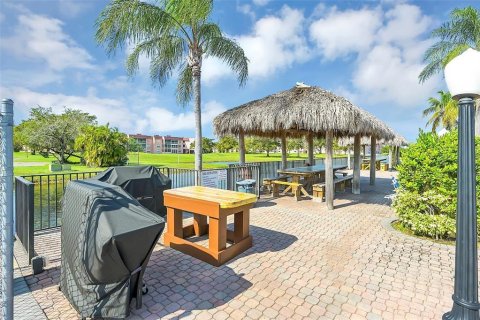 Condo in Sunrise, Florida, 1 bedroom  № 1045455 - photo 6