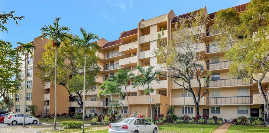 Condominio en Lauderhill, Florida, 2 dormitorios  № 1076119