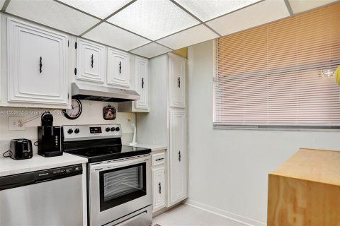 Condo in Lauderhill, Florida, 2 bedrooms  № 1076119 - photo 4