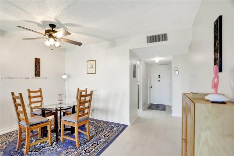 Condominio en venta en Lauderhill, Florida, 2 dormitorios, 102.19 m2 № 1076119 - foto 16