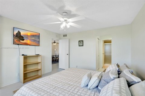 Condo in Lauderhill, Florida, 2 bedrooms  № 1076119 - photo 23