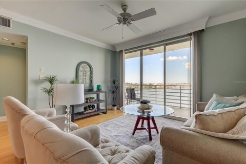 Condo in South Pasadena, Florida, 2 bedrooms  № 1383178 - photo 10