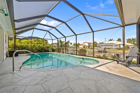 Villa ou maison à vendre à Punta Gorda, Floride: 3 chambres, 175.68 m2 № 1383732 - photo 4