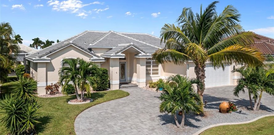 Villa ou maison à Punta Gorda, Floride 3 chambres, 175.68 m2 № 1383732