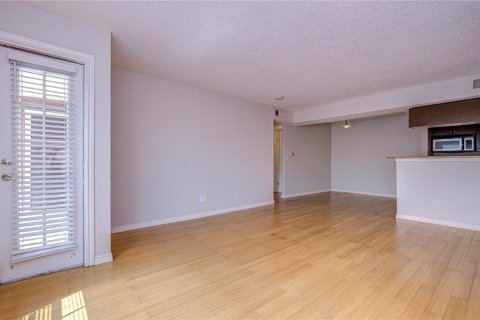 Condo in Saint Petersburg, Florida, 1 bedroom  № 1383181 - photo 6