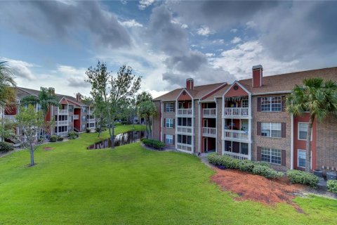 Condo in Saint Petersburg, Florida, 1 bedroom  № 1383181 - photo 17