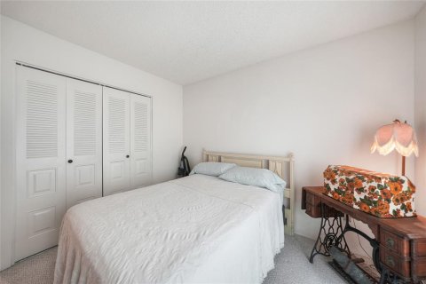 Condo in Port Charlotte, Florida, 2 bedrooms  № 1383734 - photo 20