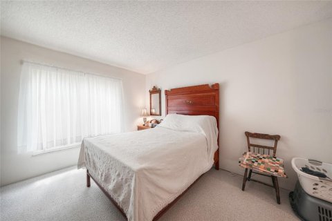 Condo in Port Charlotte, Florida, 2 bedrooms  № 1383734 - photo 14