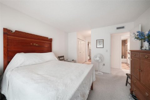 Condo in Port Charlotte, Florida, 2 bedrooms  № 1383734 - photo 13