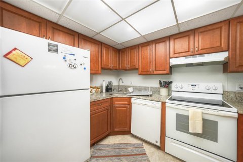 Condo in Port Charlotte, Florida, 2 bedrooms  № 1383734 - photo 12