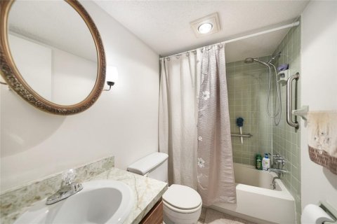 Condo in Port Charlotte, Florida, 2 bedrooms  № 1383734 - photo 21