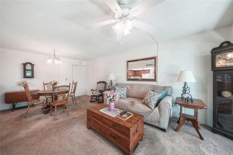 Condo in Port Charlotte, Florida, 2 bedrooms  № 1383734 - photo 6