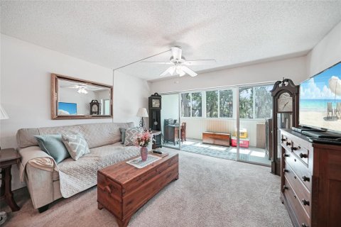 Condo in Port Charlotte, Florida, 2 bedrooms  № 1383734 - photo 2