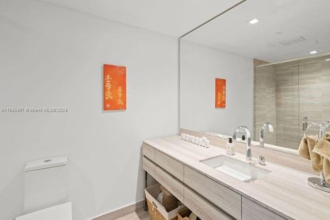 Condominio en venta en Sunny Isles Beach, Florida № 1054107 - foto 14