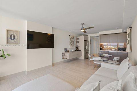 Condominio en venta en Sunny Isles Beach, Florida № 1054107 - foto 25