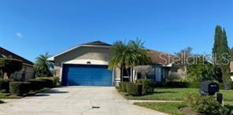 House in Saint Cloud, Florida 3 bedrooms, 168.71 sq.m. № 1356086