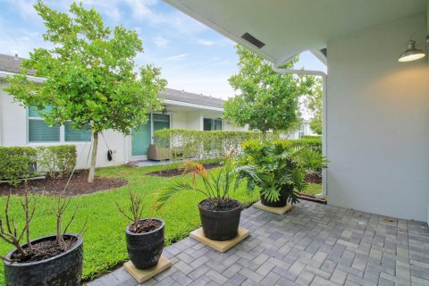 House in Delray Beach, Florida 2 bedrooms, 122.54 sq.m. № 1217248 - photo 30