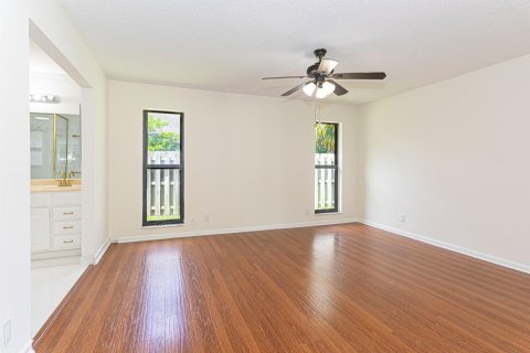 House in Wellington, Florida 4 bedrooms, 177.63 sq.m. № 1217206 - photo 19