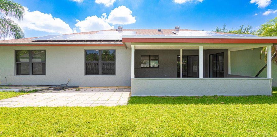 House in Wellington, Florida 4 bedrooms, 177.63 sq.m. № 1217206