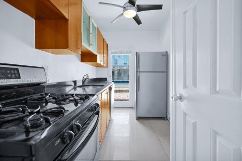 Condo in Miami Beach, Florida, 1 bedroom  № 1348136 - photo 5