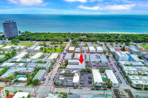 Condo in Miami Beach, Florida, 1 bedroom  № 1348136 - photo 12