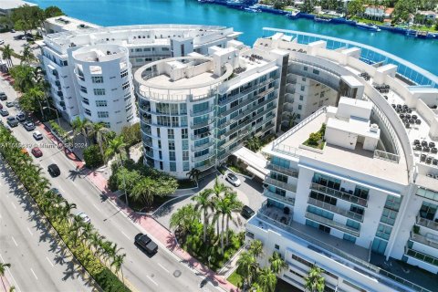 Condo in Miami Beach, Florida, 1 bedroom  № 1348092 - photo 3