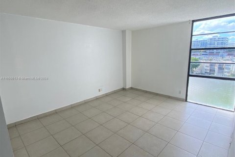 Condo in Aventura, Florida, 1 bedroom  № 1348091 - photo 6