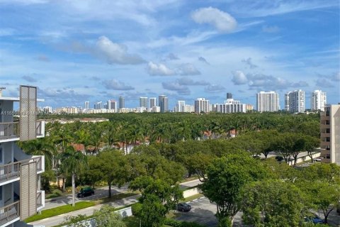 Condo in Aventura, Florida, 1 bedroom  № 1348091 - photo 1