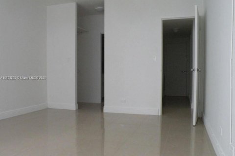 Condominio en venta en Miami Beach, Florida, 2 dormitorios, 104.89 m2 № 1073158 - foto 7