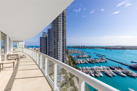 Condominio en venta en Miami Beach, Florida, 5 dormitorios, 399.76 m2 № 1017806 - foto 29