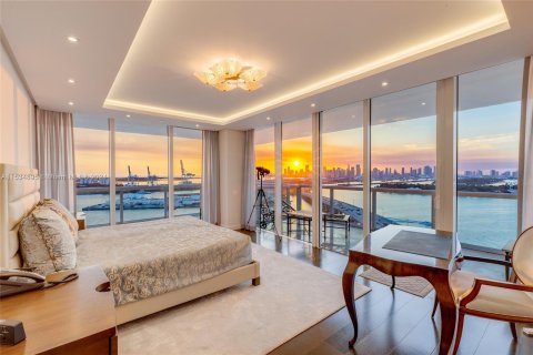 Condo in Miami Beach, Florida, 5 bedrooms  № 1017806 - photo 20