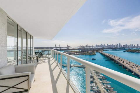 Condominio en venta en Miami Beach, Florida, 5 dormitorios, 399.76 m2 № 1017806 - foto 4