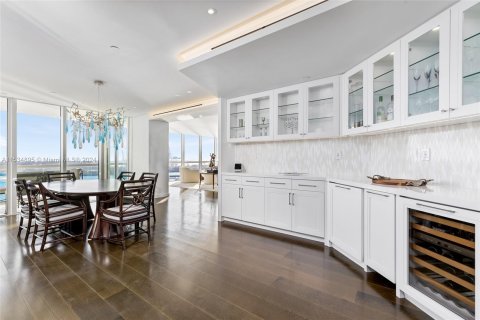 Copropriété à vendre à Miami Beach, Floride: 5 chambres, 399.76 m2 № 1017806 - photo 17