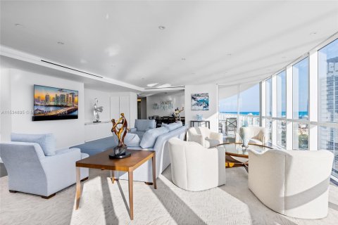 Condo in Miami Beach, Florida, 5 bedrooms  № 1017806 - photo 9