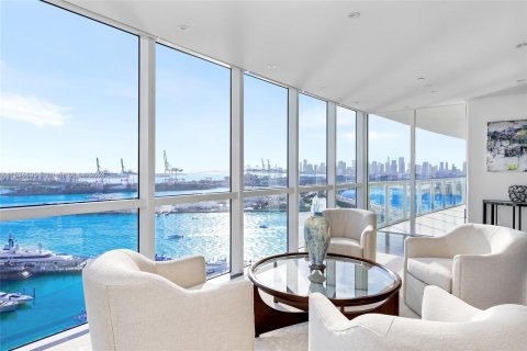 Condo in Miami Beach, Florida, 5 bedrooms  № 1017806 - photo 6