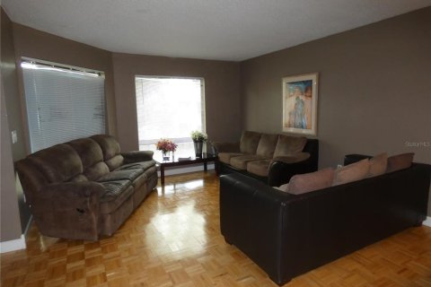 Condo in Orlando, Florida, 2 bedrooms  № 1390848 - photo 2