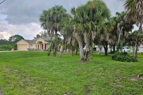 House in North Port, Florida 4 bedrooms, 229.84 sq.m. № 1284637 - photo 7