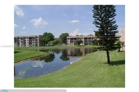 Condominio en venta en Sunrise, Florida, 2 dormitorios, 75.72 m2 № 1223749 - foto 2