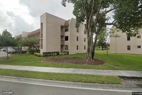 Copropriété à vendre à Sunrise, Floride: 2 chambres, 75.72 m2 № 1223749 - photo 1