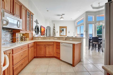 Villa ou maison à vendre à Miramar, Floride: 5 chambres, 239.32 m2 № 1058291 - photo 16