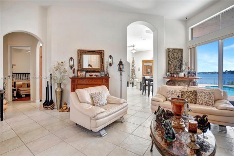 Villa ou maison à vendre à Miramar, Floride: 5 chambres, 239.32 m2 № 1058291 - photo 13
