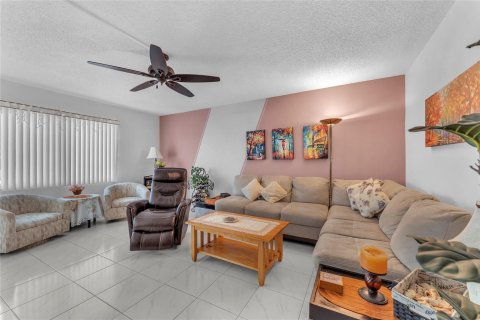 Copropriété à vendre à Deerfield Beach, Floride: 2 chambres, 92.53 m2 № 1222748 - photo 13