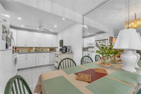 Condo in Deerfield Beach, Florida, 2 bedrooms  № 1222748 - photo 15