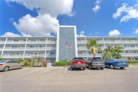 Copropriété à vendre à Deerfield Beach, Floride: 2 chambres, 92.53 m2 № 1222748 - photo 24