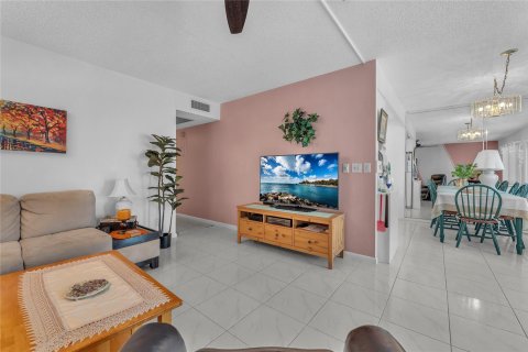 Copropriété à vendre à Deerfield Beach, Floride: 2 chambres, 92.53 m2 № 1222748 - photo 14