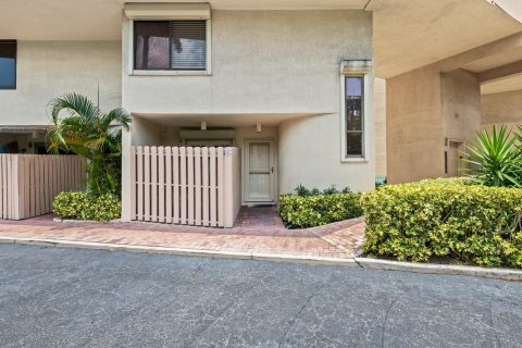 Condominio en venta en Delray Beach, Florida, 2 dormitorios, 121.79 m2 № 1065452 - foto 1